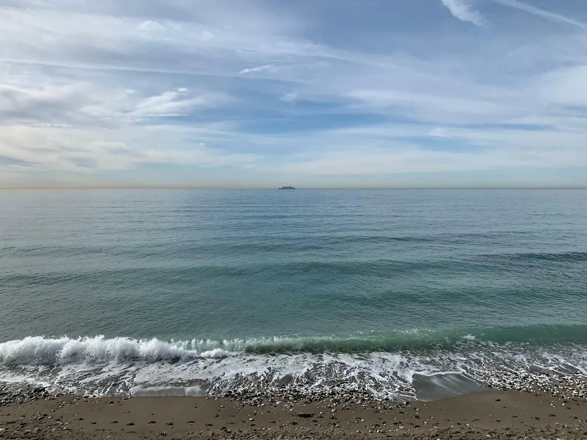 Malibu - “Vive En La Playa” “Live On The Beach” Benalmadena Apartment
